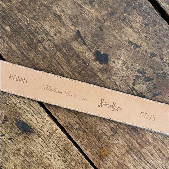 VINTAGE Neiman Marcus Navy Leather Belt - Picture 3 of 8